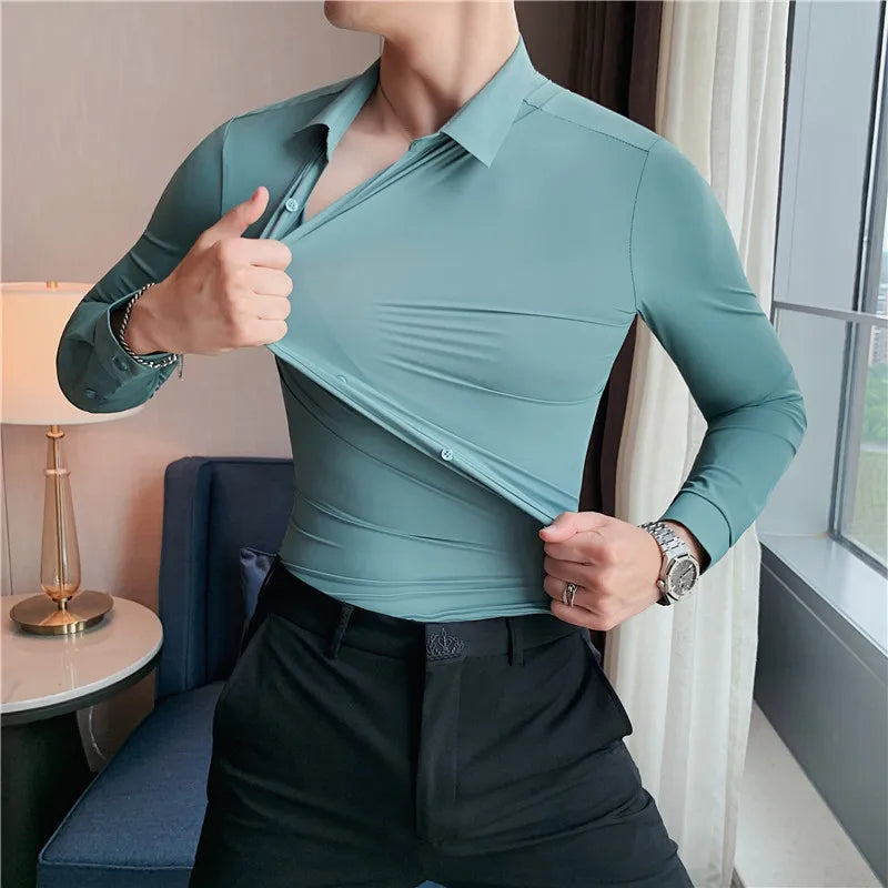 homem elegante,
estilo,
moderno,
moda masculina,
outono inverno,
inverno 2025,
outono 2025,
camisa masculina,
camisaria masculina,
camisa,
camisa de botões,
casual,