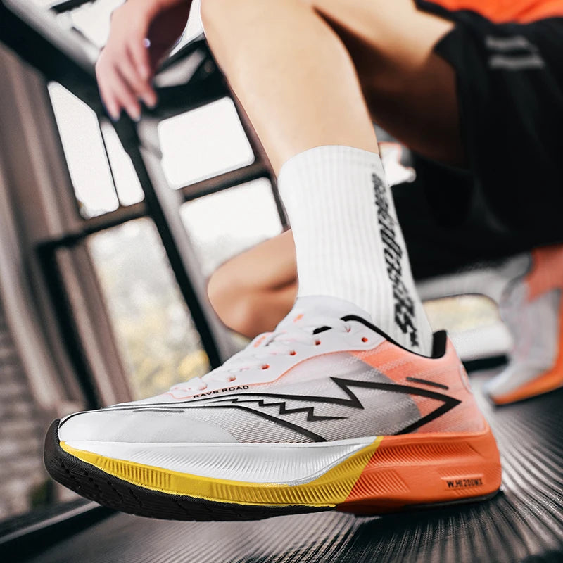 tênis para caminhada,
tênis esportivo,
tênis masculino,
moderno,
esporte,
corrida,
versátil,
moda fit masculina, 
